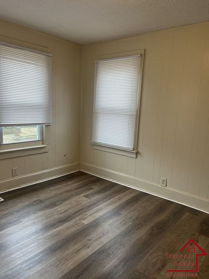 1366 N Dixie Ave - Photo 7 of 11