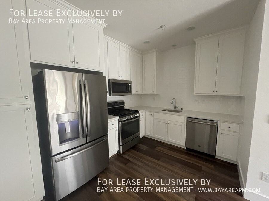 195 Avenue Cabrillo #8 - Photo 3 of 13
