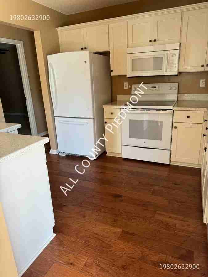 14207 Greenstone Ct - Photo 3 of 9
