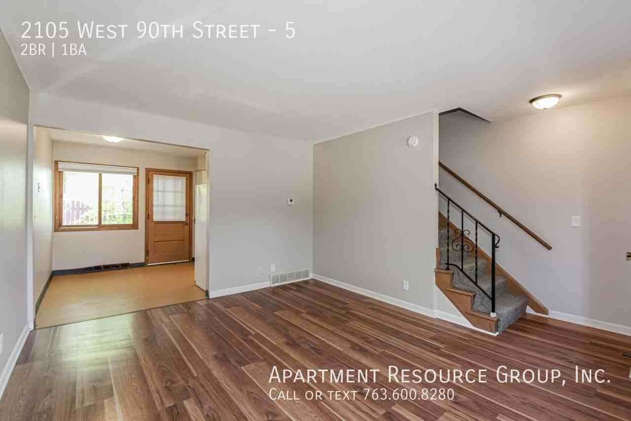 2105 W 90th St #5 - Photo 5 of 21