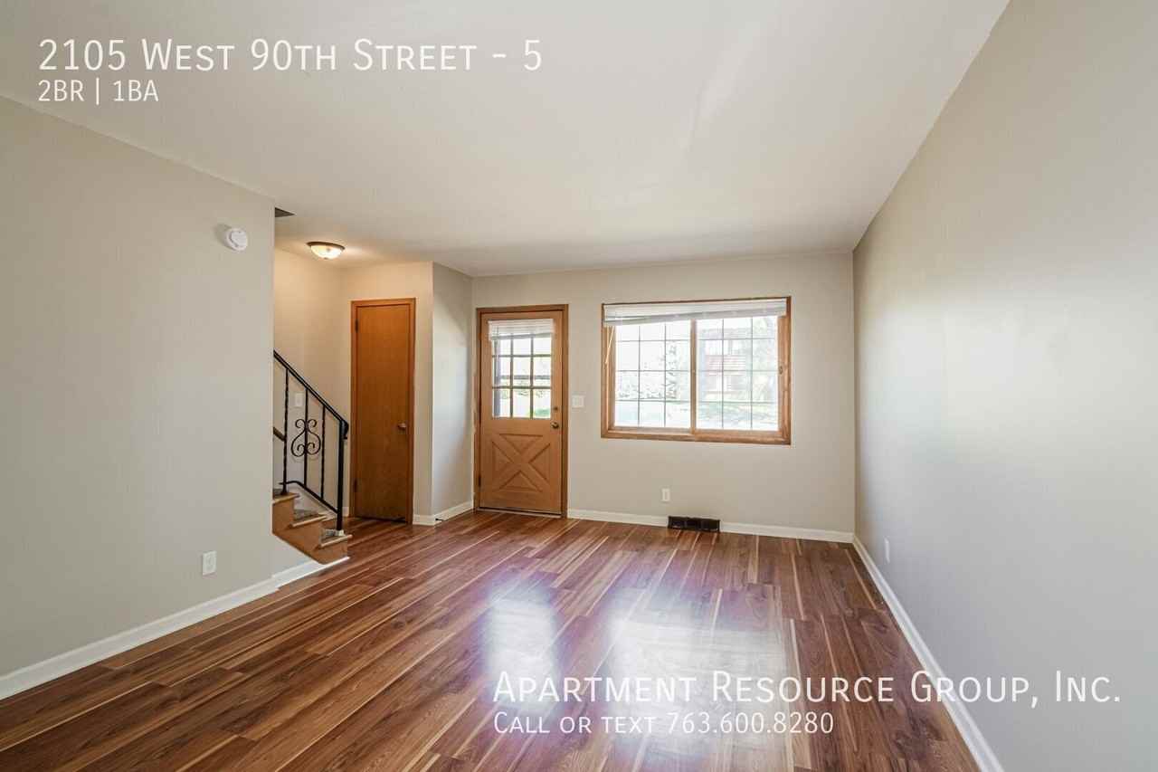 2105 W 90th St #5 - Photo 6 of 21