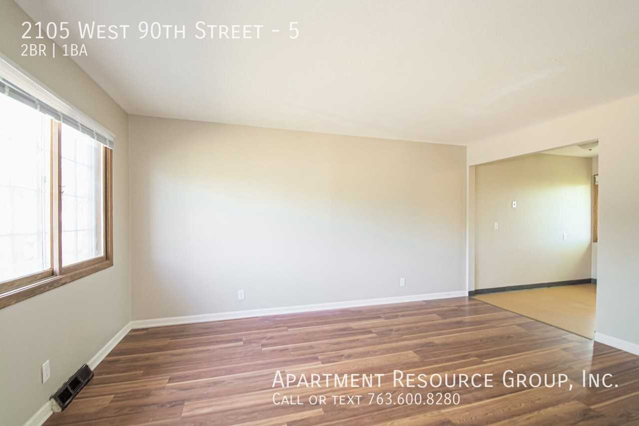 2105 W 90th St #5 - Photo 7 of 21