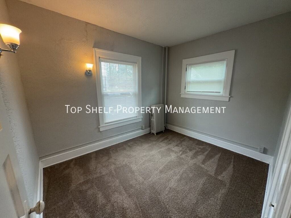 2419 Cottage Grove Ave #2 - Photo 3 of 9