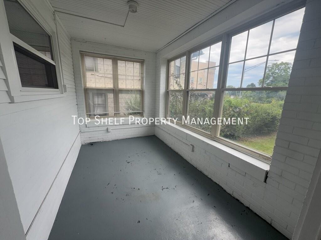 2419 Cottage Grove Ave #2 - Photo 6 of 9
