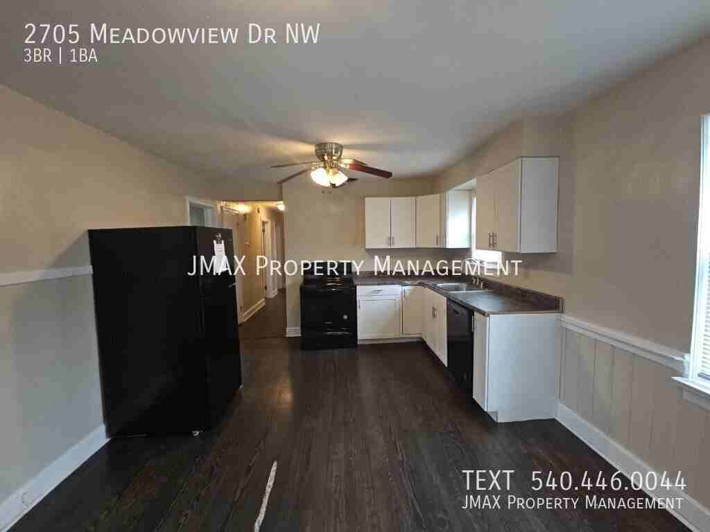 2705 Meadowview Dr Nw - Photo 4 of 15