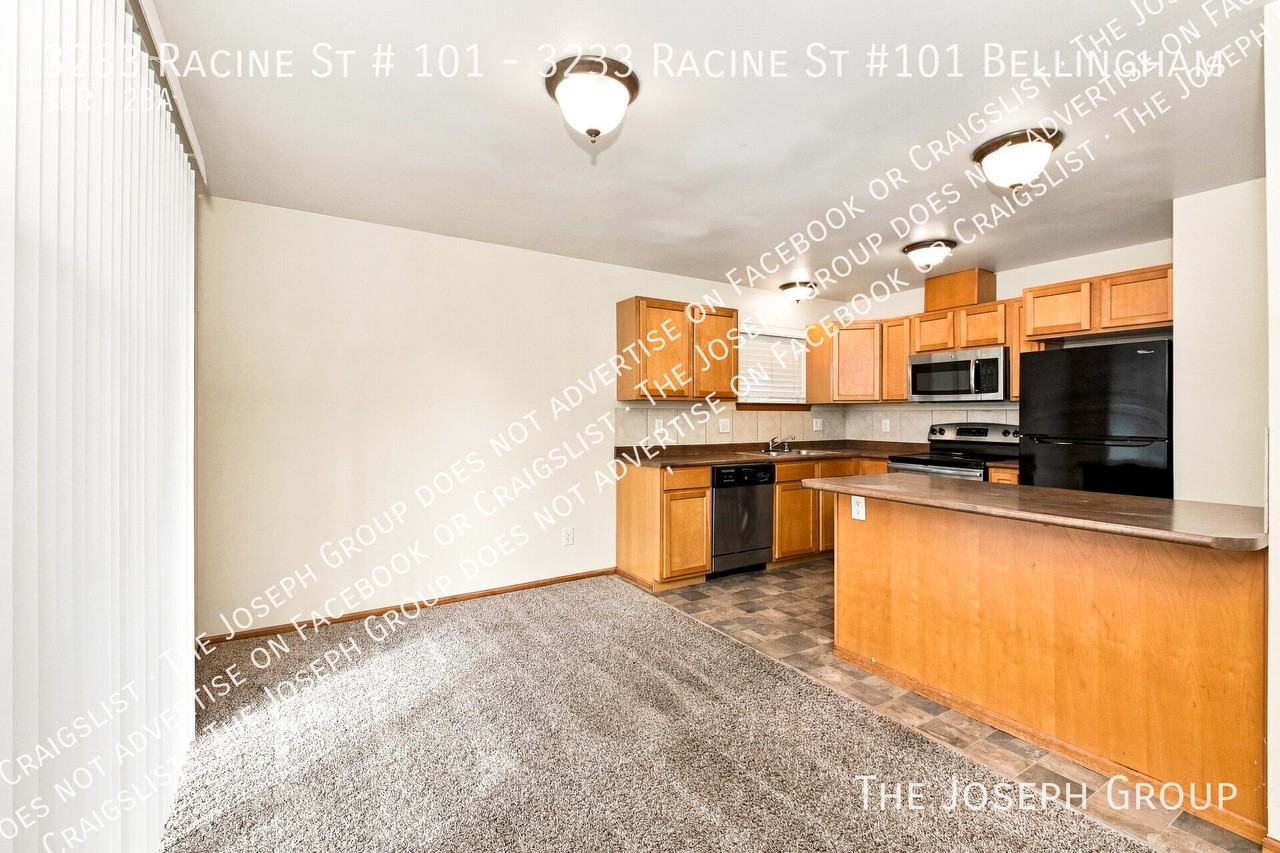 3233 Racine St - Photo 5 of 17