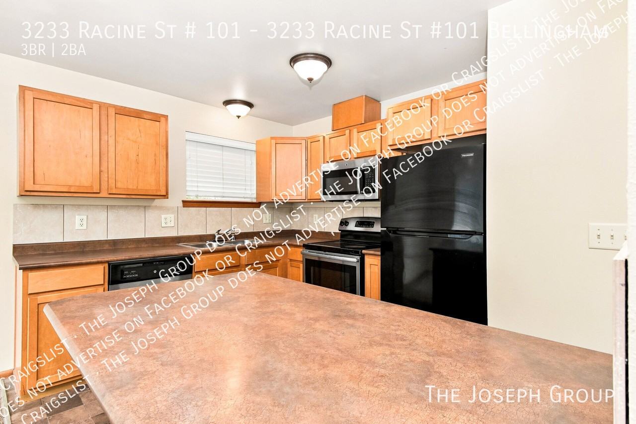 3233 Racine St - Photo 6 of 17