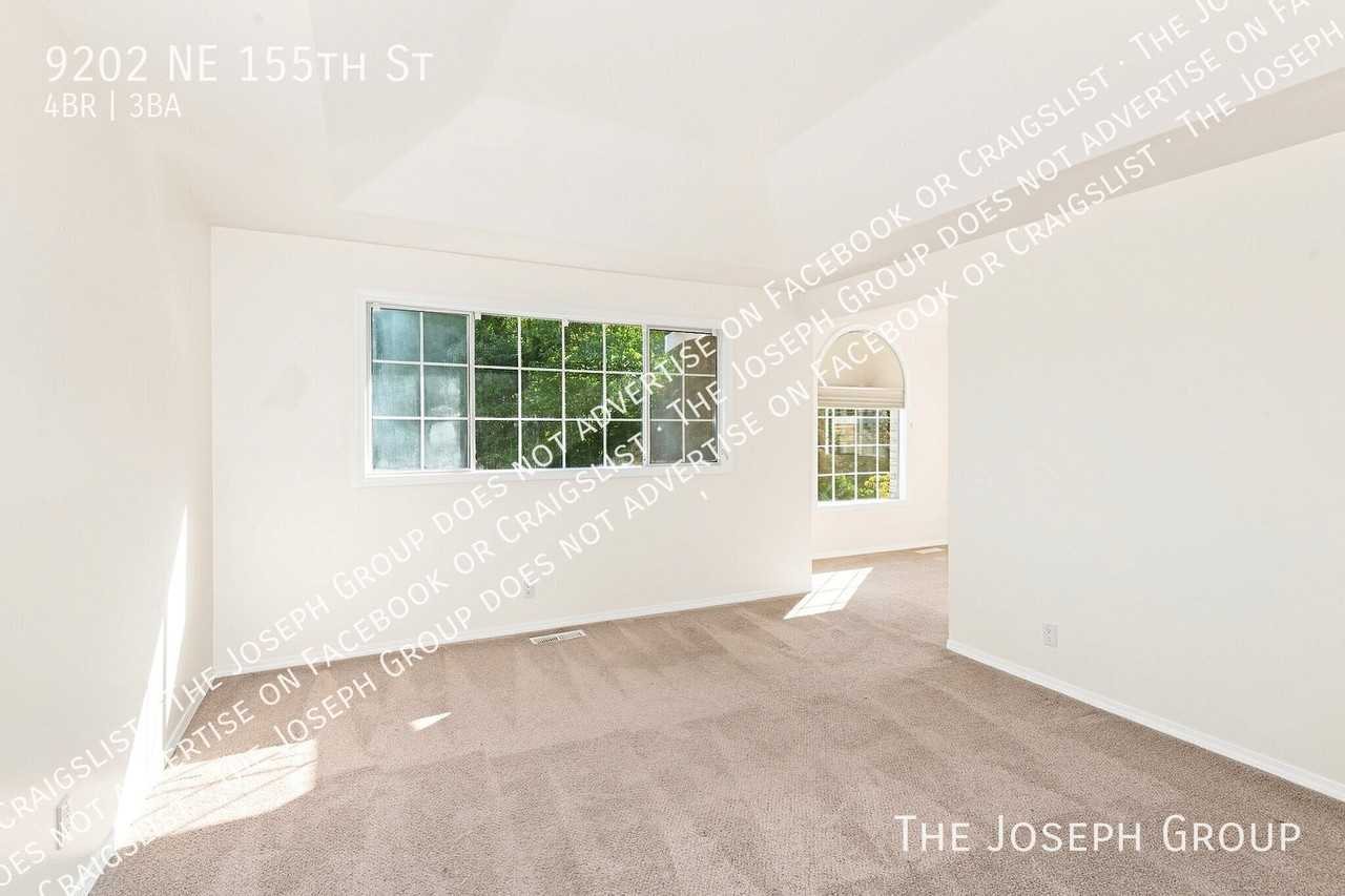 9202 Ne 155th St - Photo 4 of 17