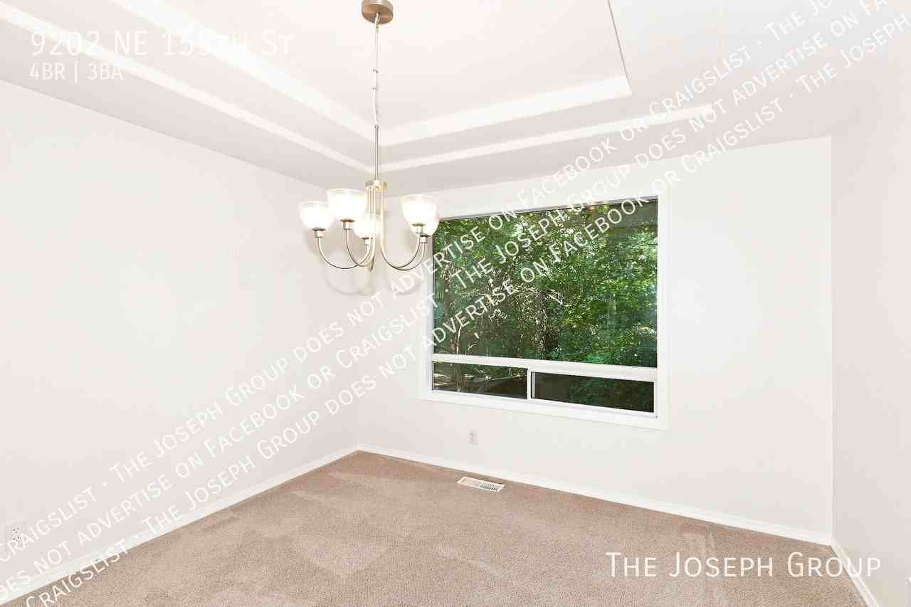 9202 Ne 155th St - Photo 7 of 17