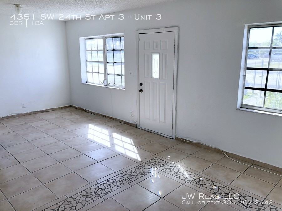4351 Sw 24th St Apt 3 #3 - Photo 2 of 10