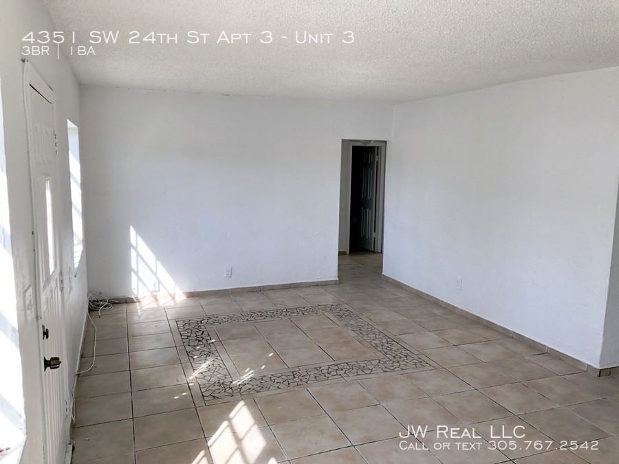 4351 Sw 24th St Apt 3 #3 - Photo 6 of 10