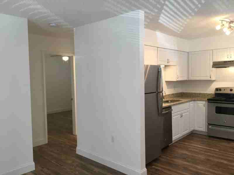 1417 29th St #D - Photo 3 of 17
