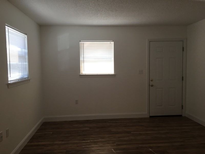 1417 29th St #D - Photo 5 of 17