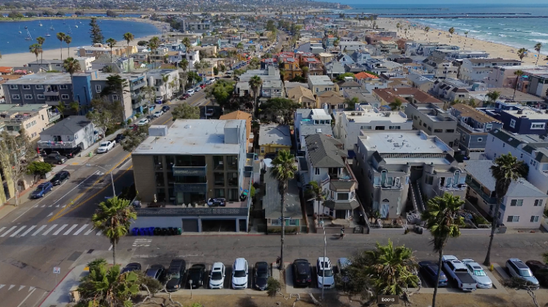747 San Fernando Pl - Photo 2 of 17