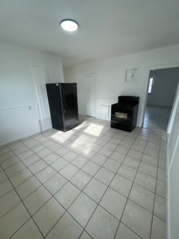 281 Admiral St #3 - Photo 2 of 9