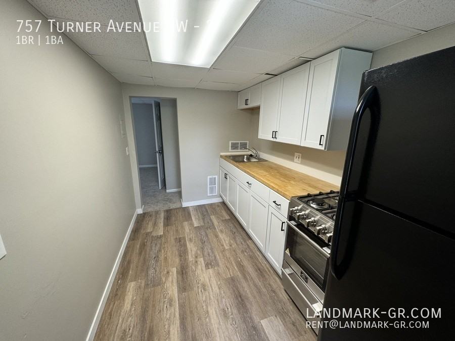 757 Turner Ave Nw #2 - Photo 3 of 14