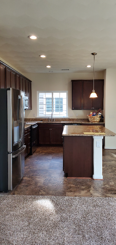 118 Peck Ln - Photo 4 of 10