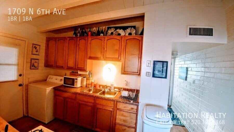 1709 N 6th Ave - Photo 2 of 11