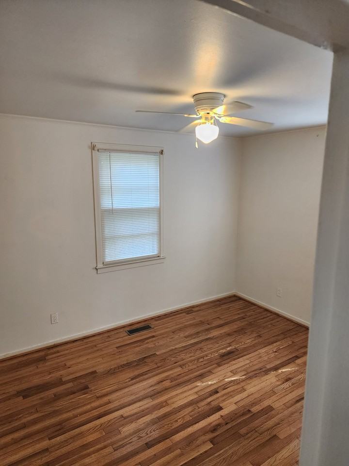 2312 Briarfield Rd - Photo 6 of 14