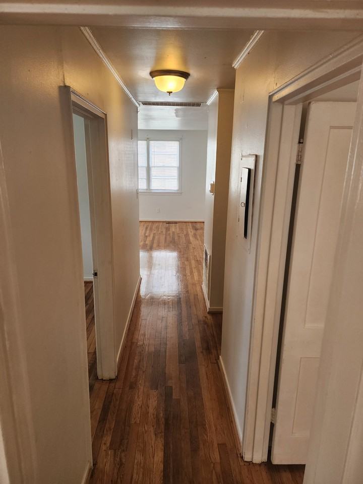 2312 Briarfield Rd - Photo 7 of 14