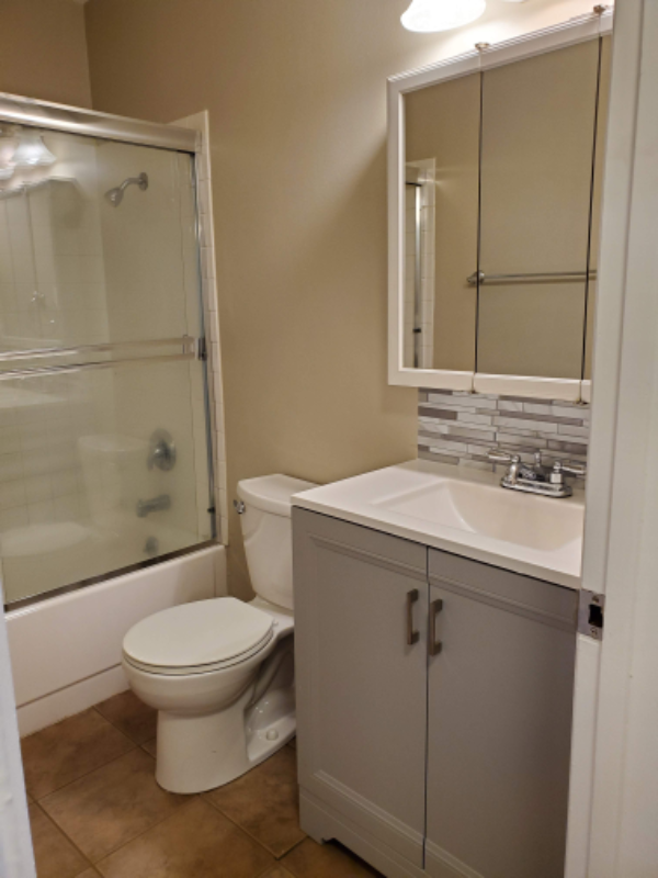 2171 Peach St #2 - Photo 7 of 10