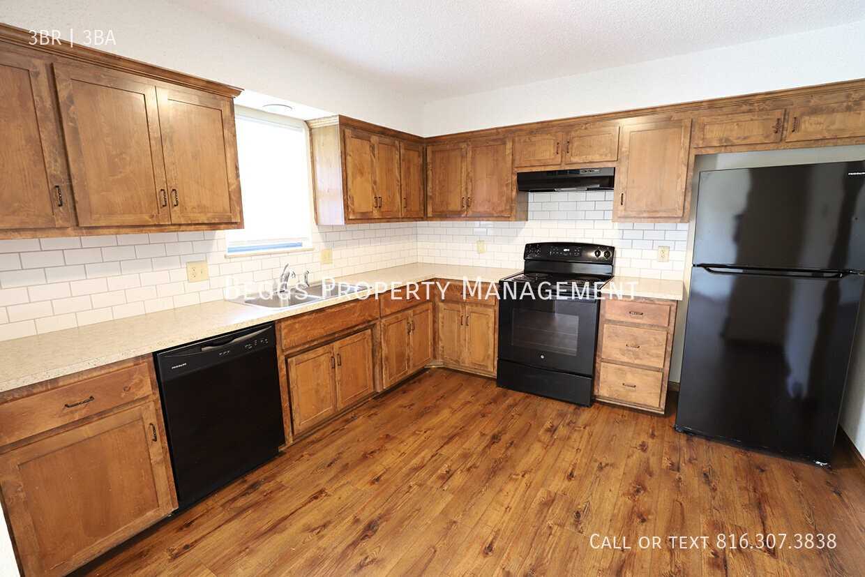 1221 Broadmore Ln - Photo 6 of 17