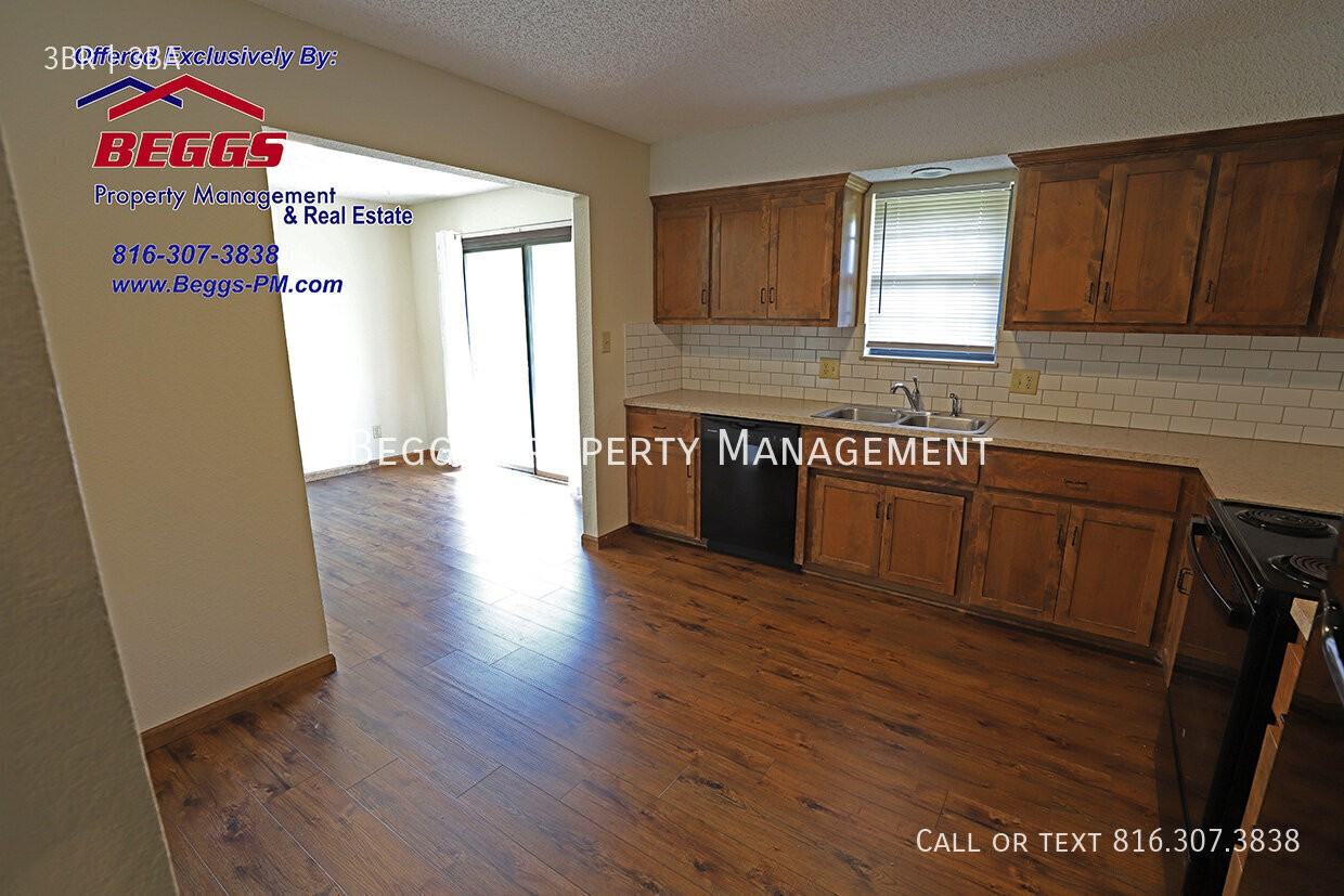 1221 Broadmore Ln - Photo 7 of 17