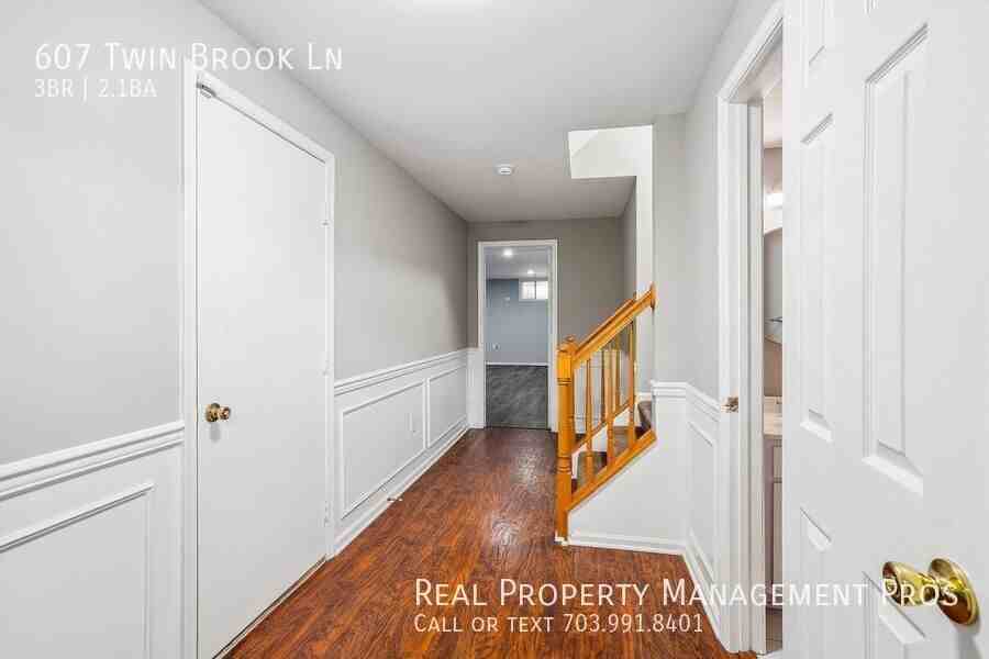 607 Twin Brook Ln - Photo 2 of 22