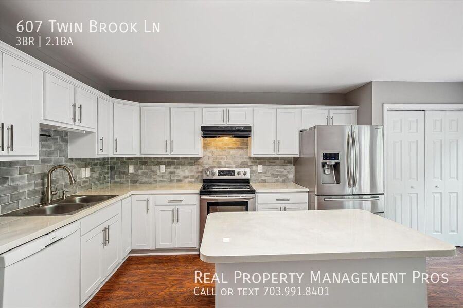 607 Twin Brook Ln - Photo 5 of 22