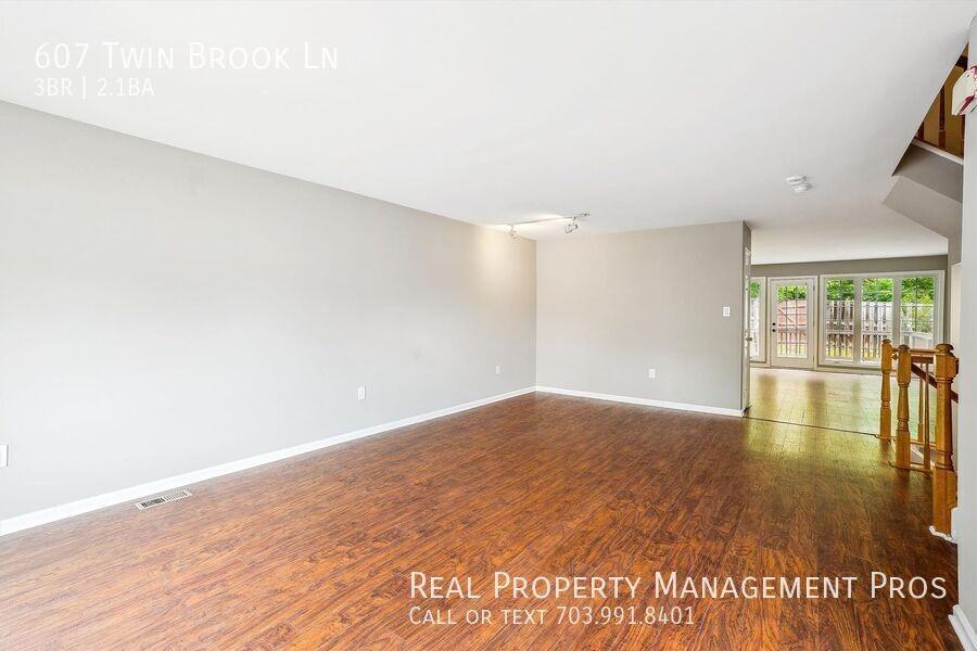 607 Twin Brook Ln - Photo 6 of 22