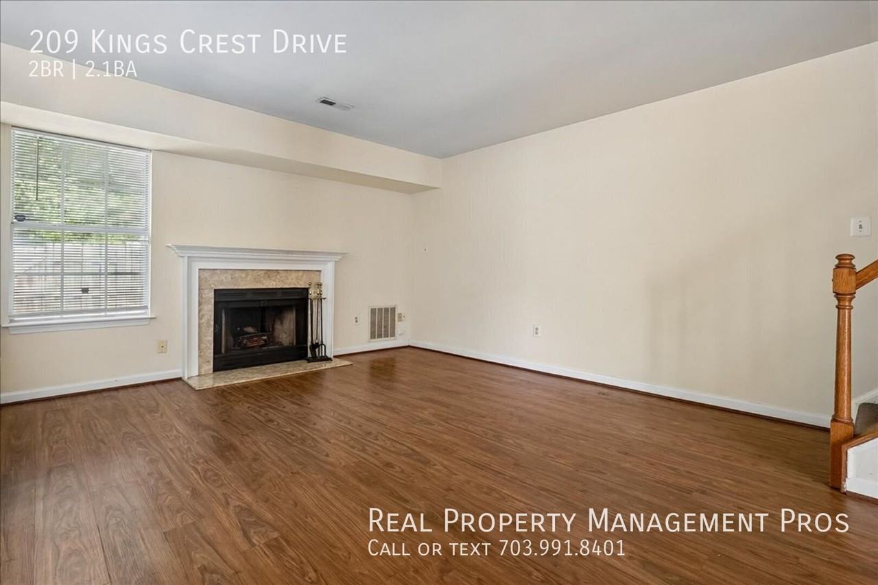 209 Kings Crest Dr - Photo 7 of 25