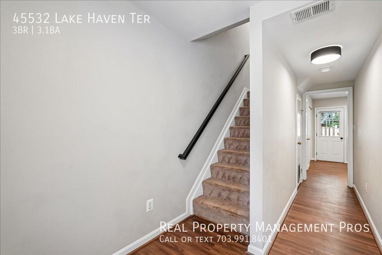 45532 Lake Haven Ter - Photo 7 of 34