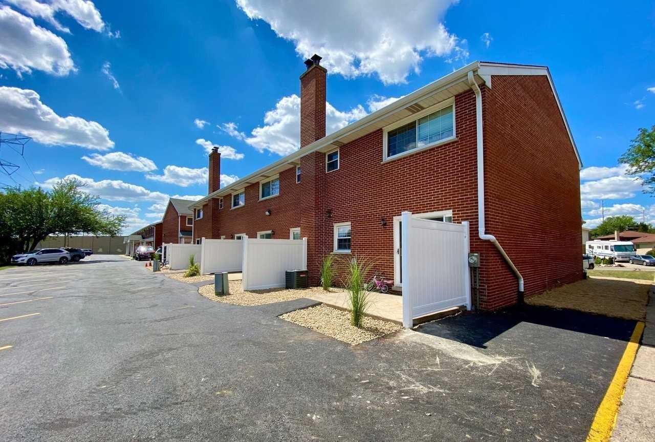 3029 Lynn Ct #D - Photo 2 of 19