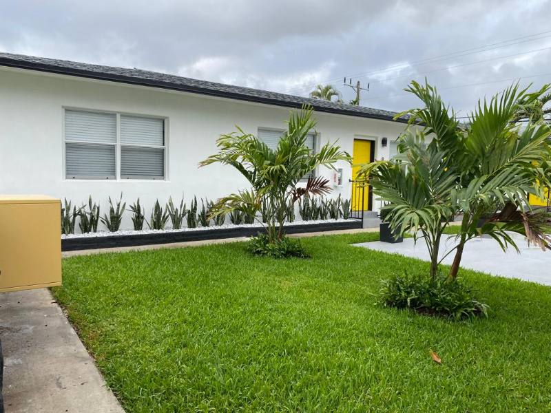 2489 Sw 27th St #9 - Photo 4 of 14