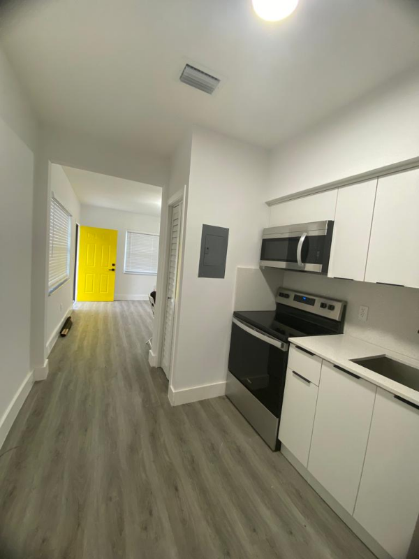 2489 Sw 27th St #9 - Photo 7 of 14