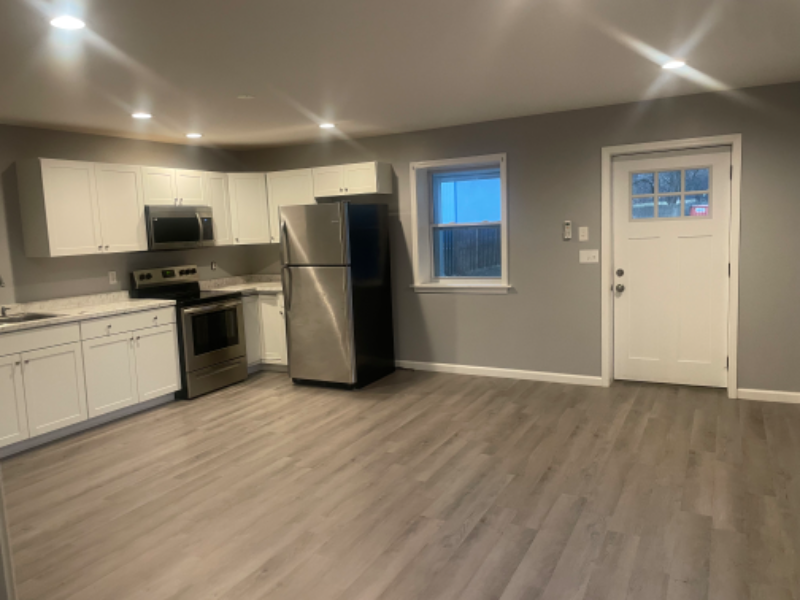 201 W Main St #B - Photo 3 of 8