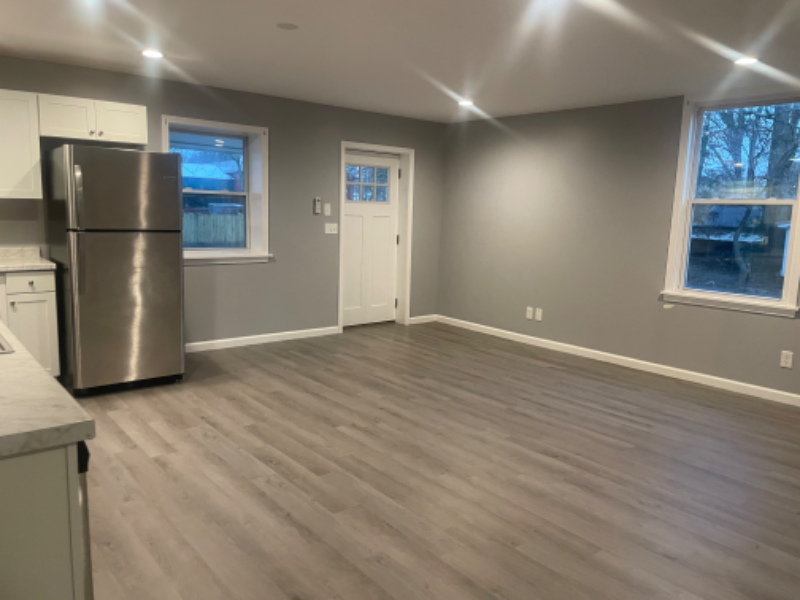 201 W Main St #B - Photo 5 of 8