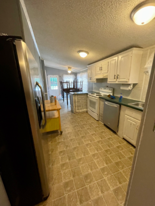 149 Sasha Dr - Photo 5 of 22