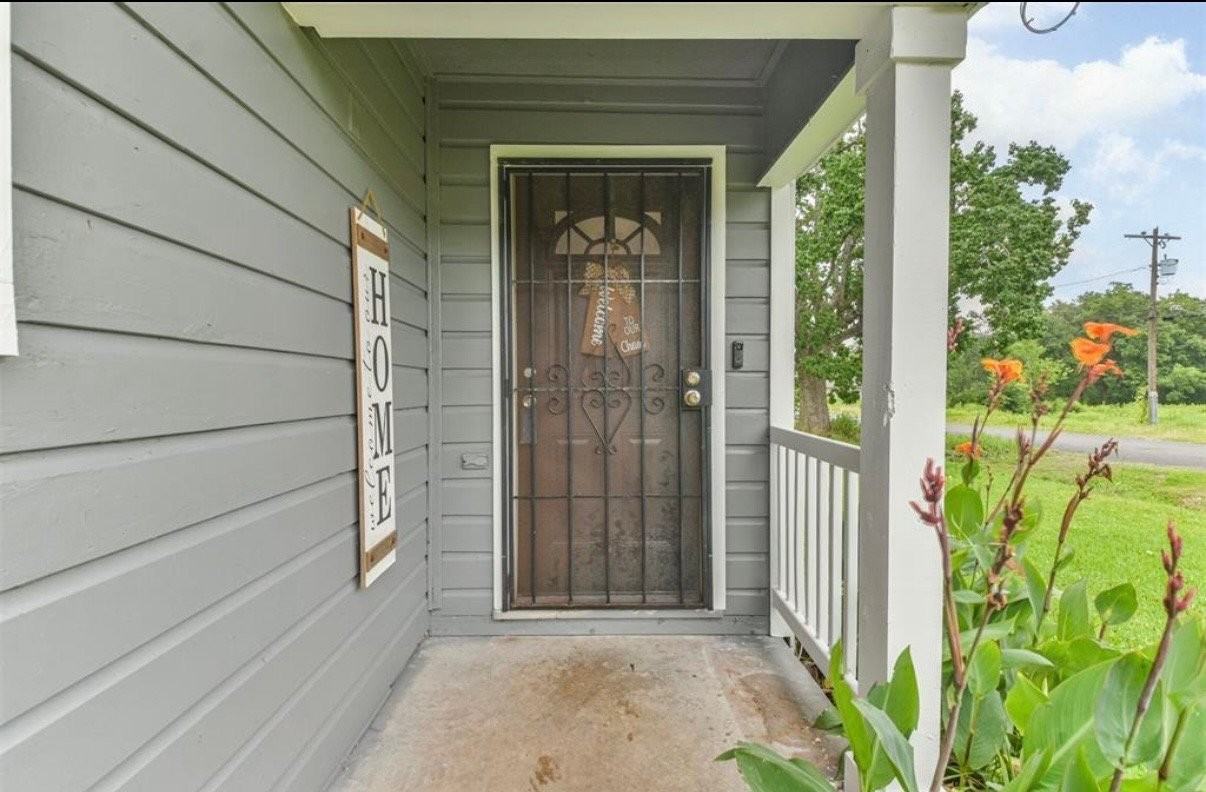 5414 Evelyn St - Photo 3 of 19
