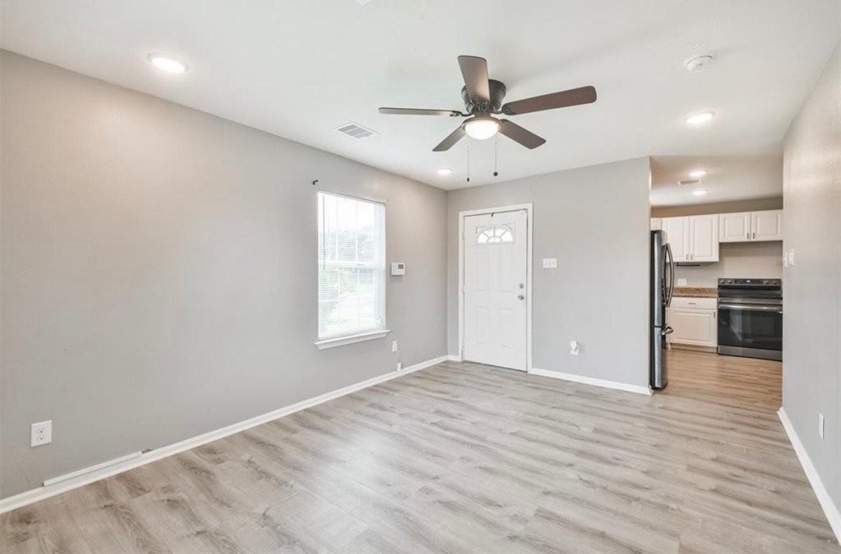 5414 Evelyn St - Photo 5 of 19
