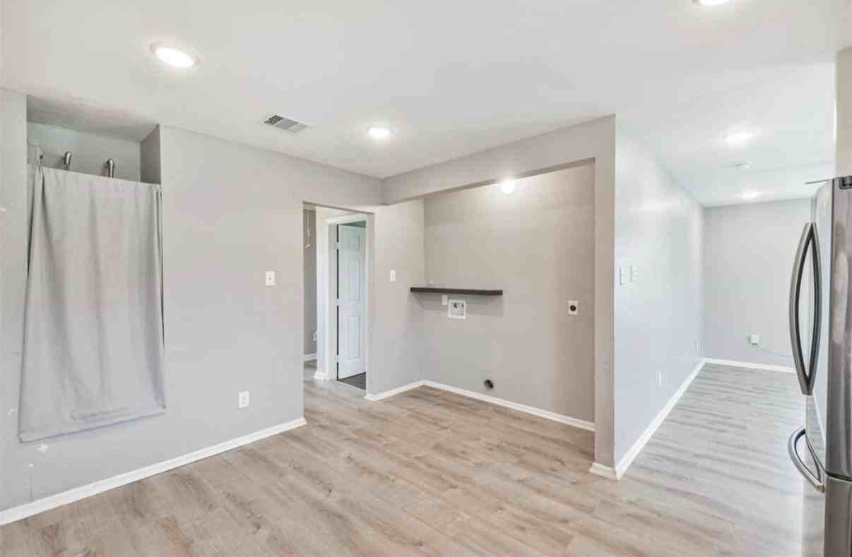 5414 Evelyn St - Photo 7 of 19