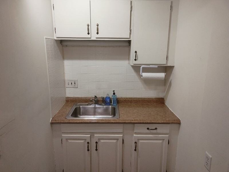 412 W Saginaw St #1 - Photo 4 of 16