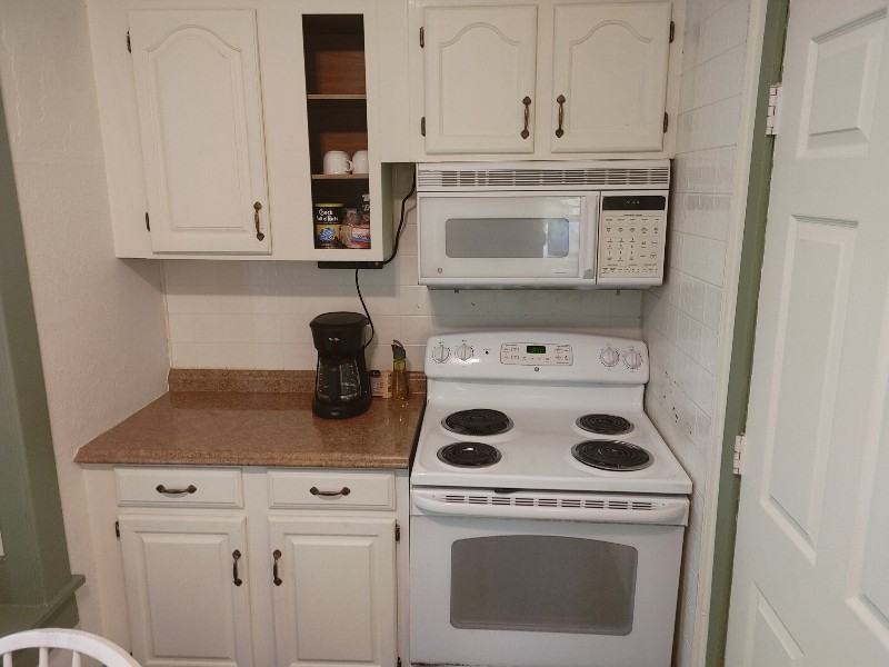 412 W Saginaw St #1 - Photo 5 of 16