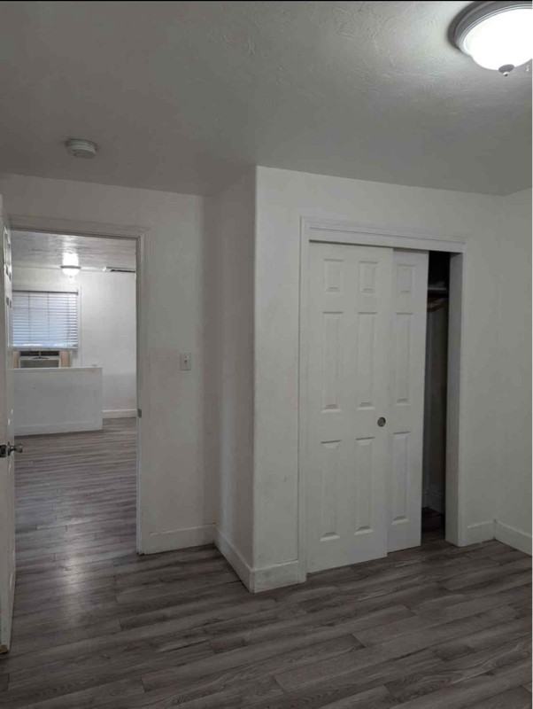 812 N St #B - Photo 3 of 14