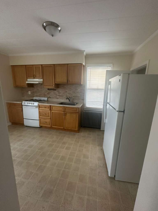 918 Livingston Ave #2 - Photo 3 of 6