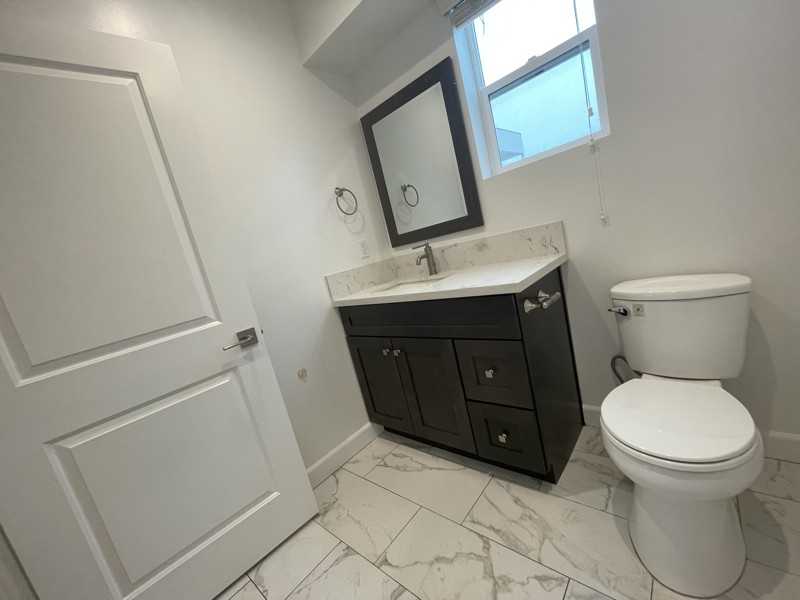 14211 Gilmore St - Photo 7 of 18