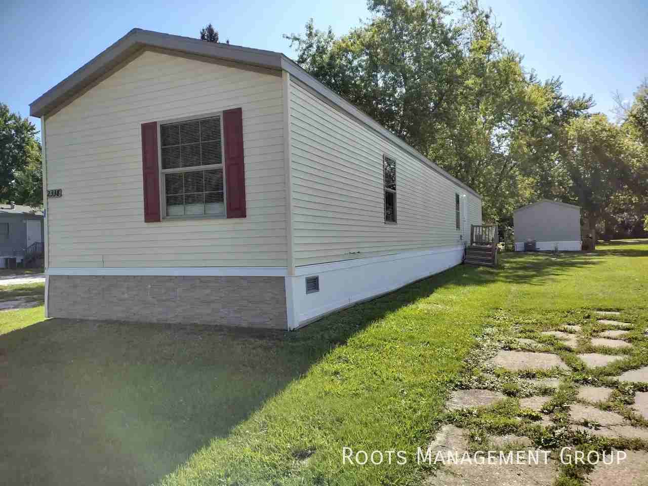 2338 Cascade Ave - Photo 2 of 14