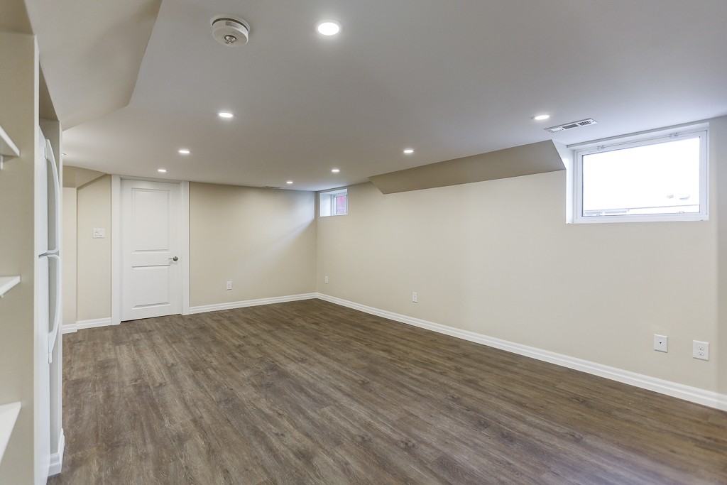 211 Hibbert Avenue - Photo 5 of 11