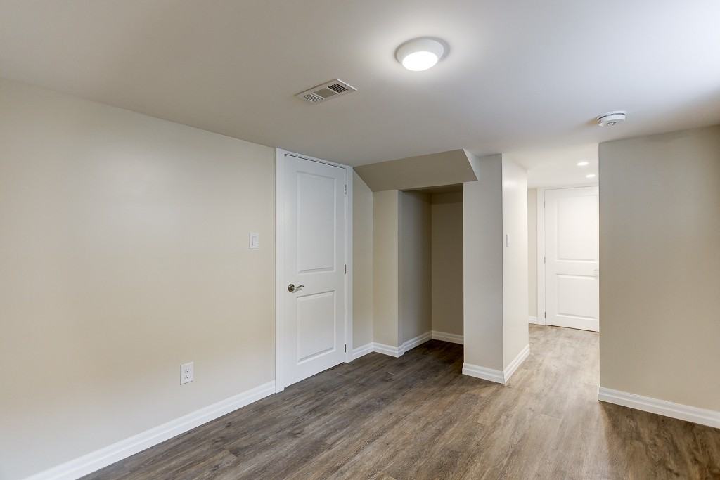 211 Hibbert Avenue - Photo 7 of 11
