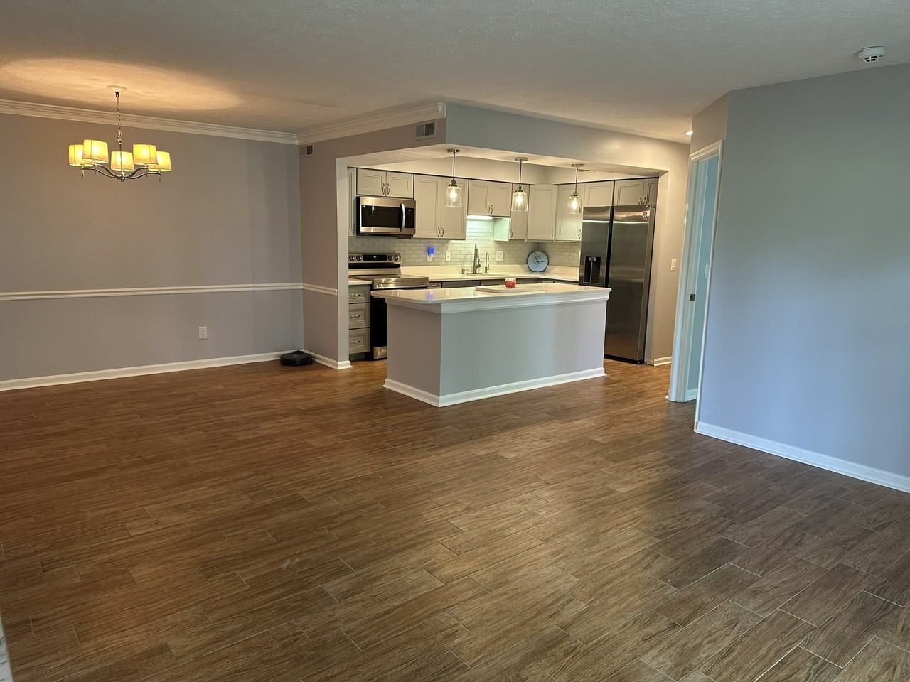 3023 Stratford Ct - Photo 5 of 17